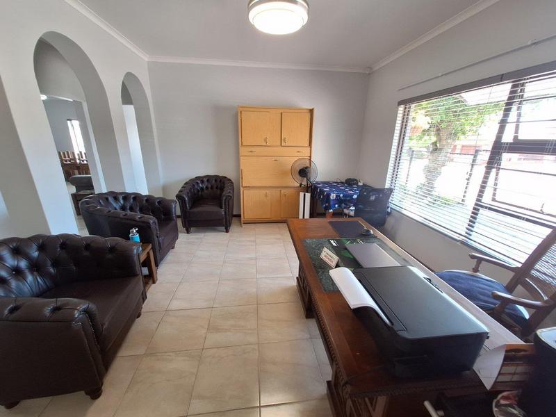 4 Bedroom Property for Sale in Fraaiuitsig Western Cape